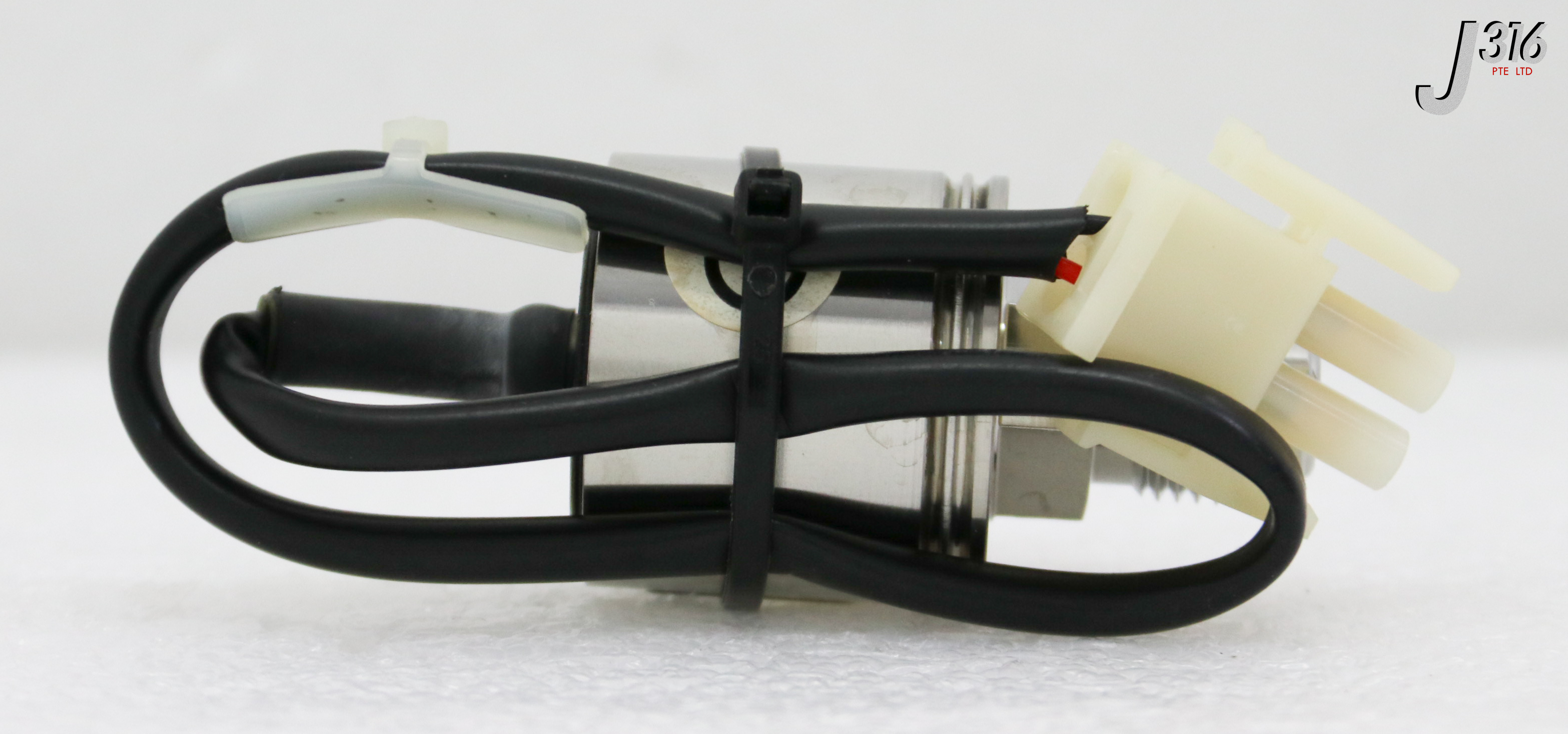 34927 PRECISION SENSORS VACUUM SWITCH, LAM 768-098511-001 PV32W-14